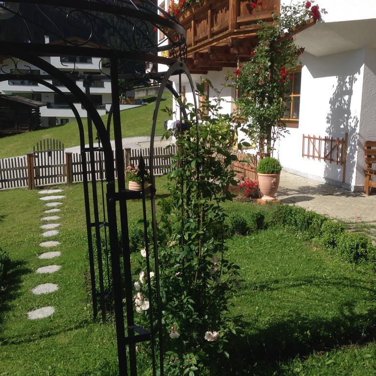 Appartement O. Tom'S Huette Neustift im Stubaital Exterior foto